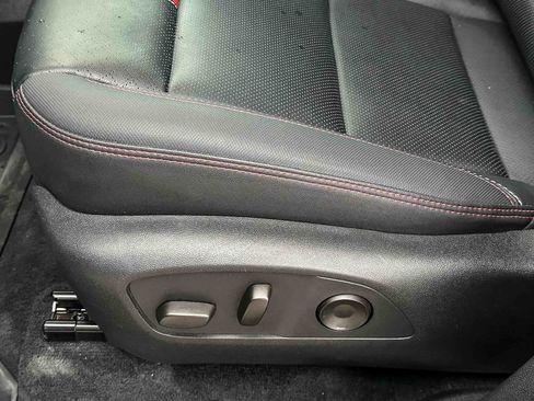 Used 2024 Chevrolet Traverse RS AWD/4WD image 15