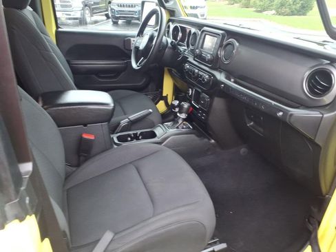 Used 2022 Jeep Wrangler Sport AWD/4WD image 17