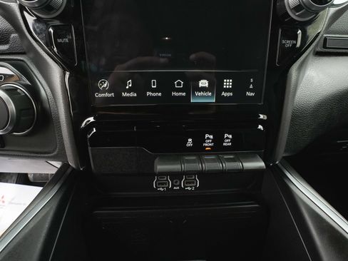 Used 2025 RAM 1500 Big Horn AWD/4WD image 25
