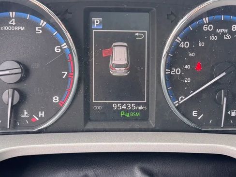 Used 2017 Toyota RAV4 Limited image 15