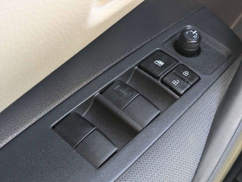 Used 2021 Toyota Corolla LE FWD image 28