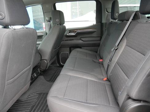 Used 2022 Chevrolet Silverado 1500 LT AWD/4WD image 9