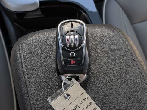 Used 2025 Buick Envista Avenir FWD image 30