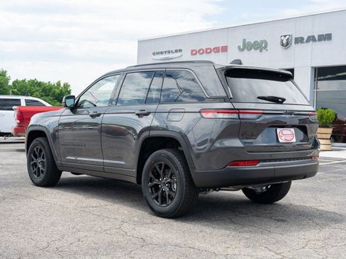 New 2026 Jeep Grand Cherokee Altitude AWD/4WD image 3