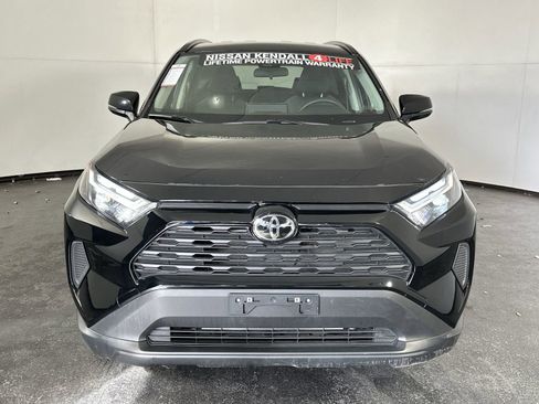 Used 2025 Toyota RAV4 XLE image 3