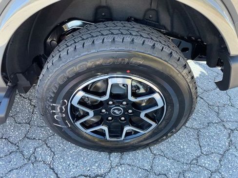 New 2025 Ford Bronco Outer Banks image 13