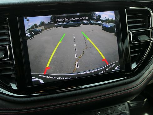 Used 2024 Dodge Durango GT RWD image 18