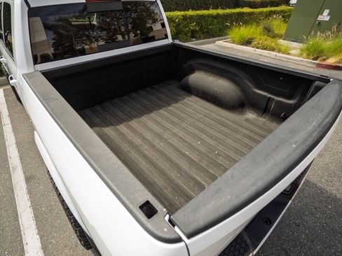 Used 2014 RAM 1500 Laramie w/ Convenience Group AWD/4WD image 9