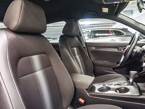 Used 2025 Honda Civic Sport image 17