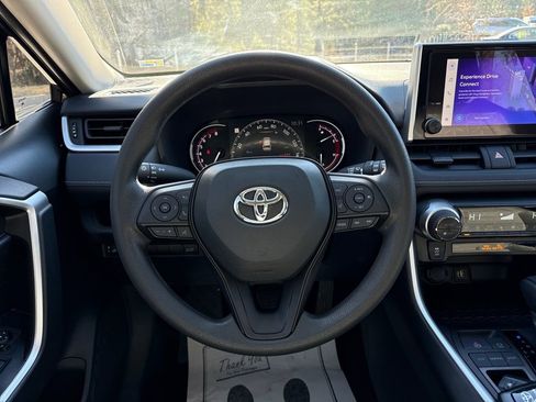 Used 2024 Toyota RAV4 XLE image 18