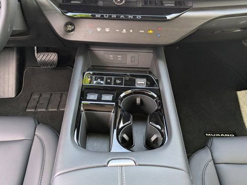 Used 2025 Nissan Murano SV FWD image 19