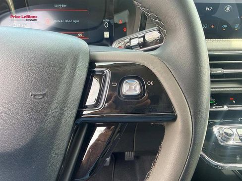 Used 2026 Lincoln Corsair Premiere FWD image 23