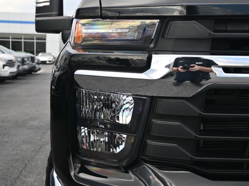 Used 2024 Chevrolet Silverado 2500 LT w/ LPO, Dark Essentials Package image 26