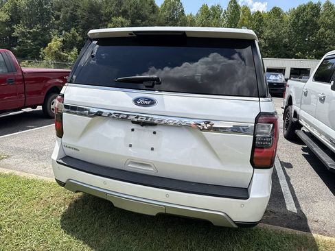 Used 2018 Ford Expedition Limited w/ Equipment Group 301A RWD image 19