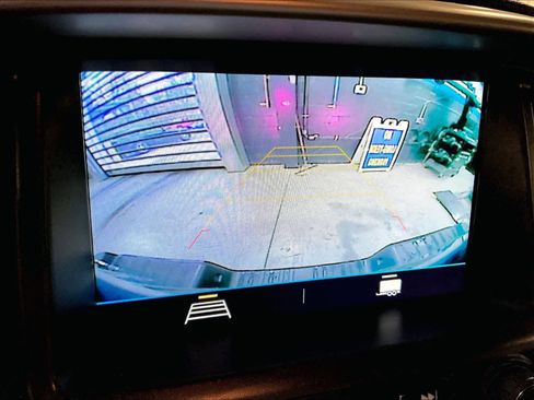 Used 2021 Chevrolet Colorado LT w/ LT Convenience Package image 19