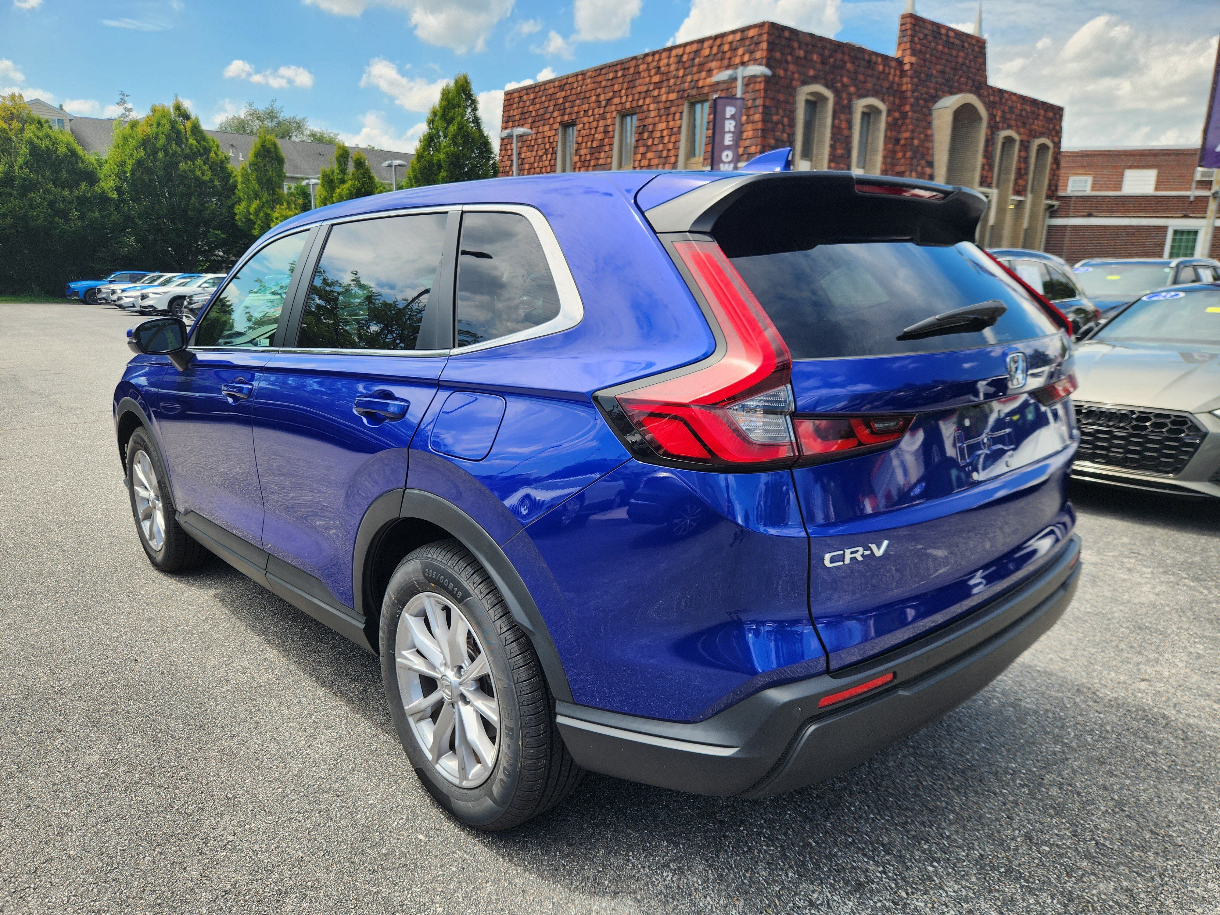 Used 2023 Honda CR-V EX-L image 3