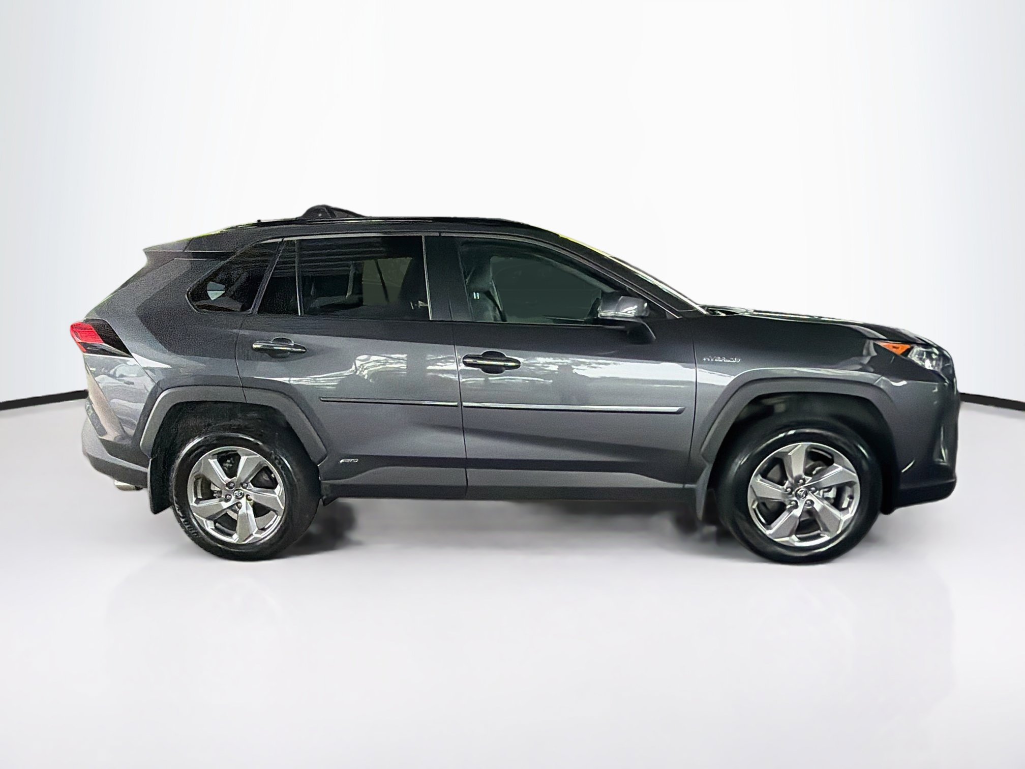 Used 2020 Toyota RAV4 Limited AWD/4WD image 10
