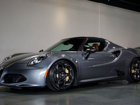 Used 2020 Alfa Romeo 4C Spider w/ Bright Package RWD image 3