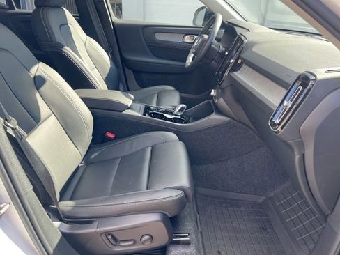 New 2026 Volvo XC40 B5 Plus w/ Protection Package Premier AWD/4WD image 15