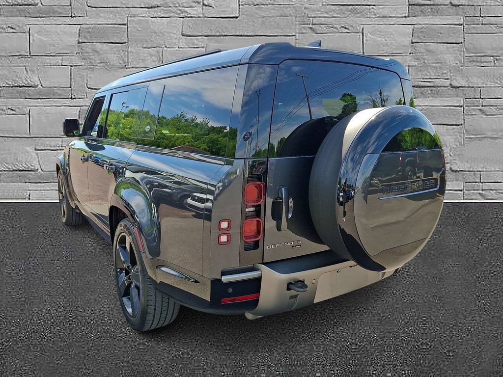 Used 2023 Land Rover Defender 130 X-Dynamic SE AWD/4WD image 8