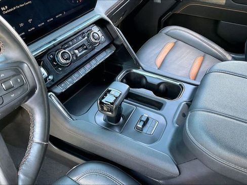Used 2024 GMC Sierra 1500 AT4 w/ Technology Package AWD/4WD image 13