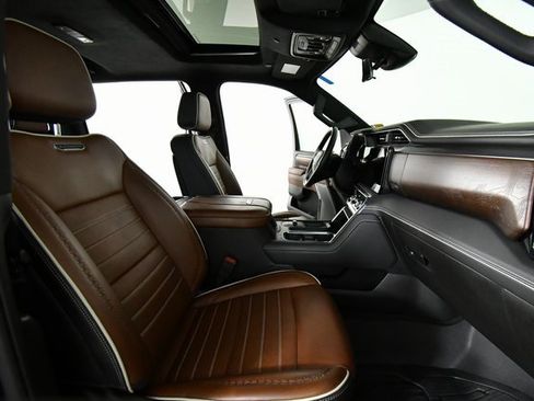 Used 2024 GMC Sierra 3500 Denali Ultimate image 23