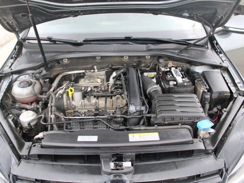 Used 2021 Volkswagen Golf 4-Door FWD image 23