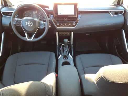 Used 2023 Toyota Corolla Cross LE image 11