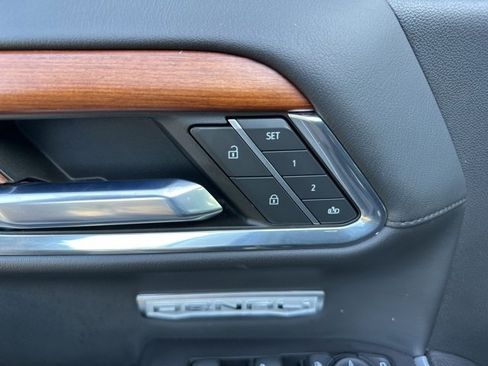 Used 2022 GMC Sierra 1500 Denali image 8