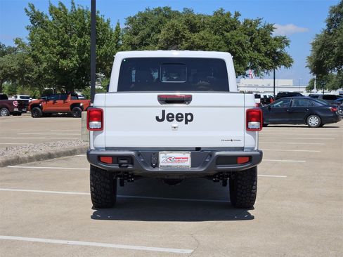 New 2025 Jeep Gladiator Sport image 5