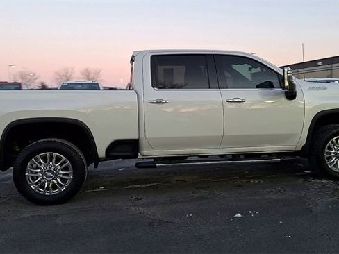 Used 2020 Chevrolet Silverado 3500 High Country w/ Technology Package image 3