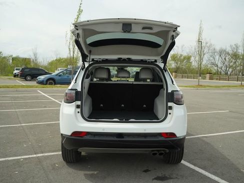 Used 2022 Jeep Compass Limited w/ Elite Group AWD/4WD image 17