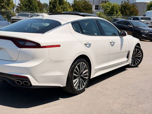 Used 2019 Kia Stinger Premium RWD image 5