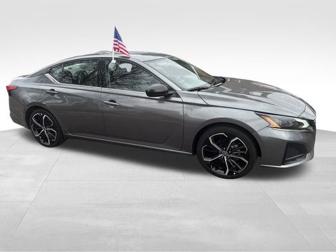 Used 2024 Nissan Altima 2.5 SR image 29