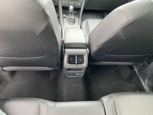 Used 2020 Volkswagen Tiguan SE image 14