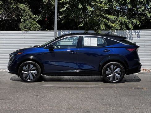 Used 2024 Nissan Ariya AWD image 9