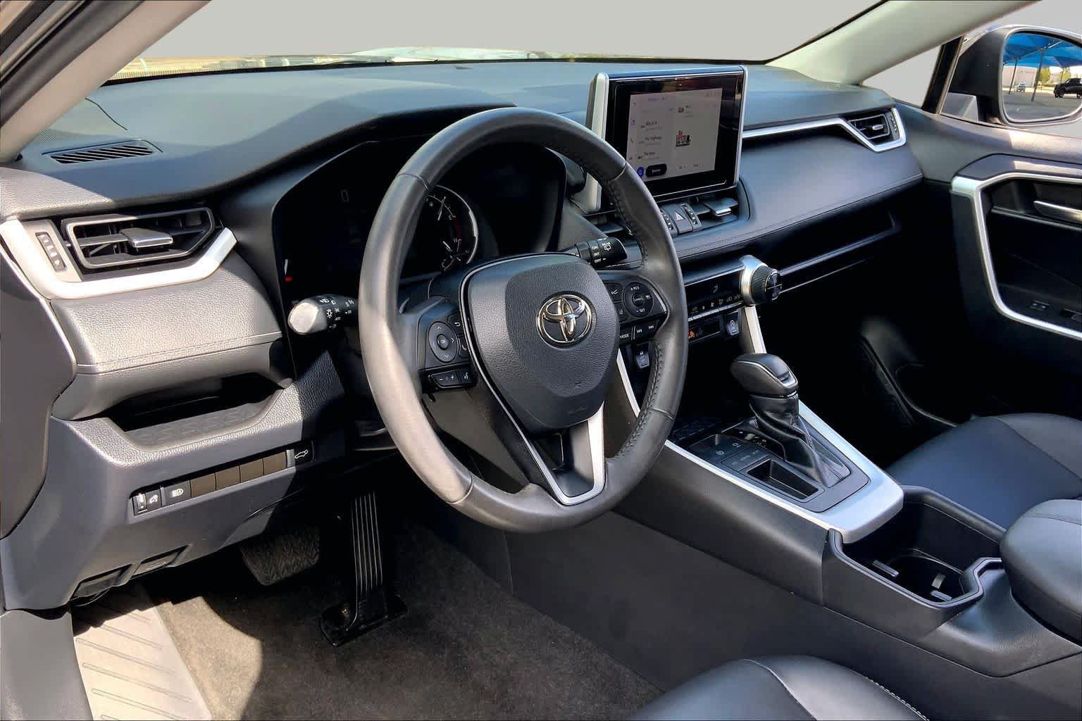 Used 2023 Toyota RAV4 XLE Premium FWD image 17