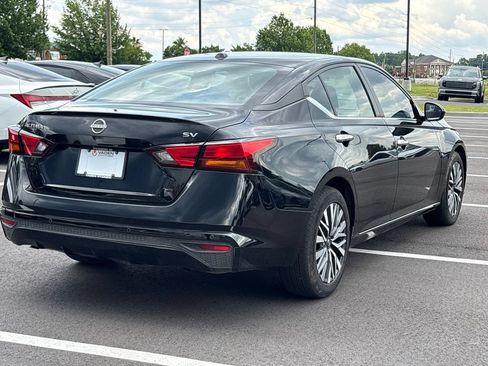 Used 2024 Nissan Altima 2.5 SV FWD image 23