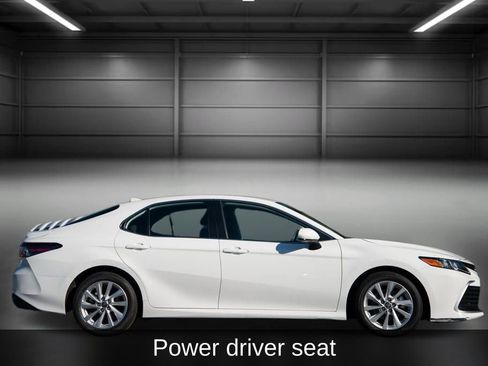 Used 2024 Toyota Camry LE image 6