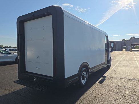 Used 2024 Chevrolet Brightdrop 600 w/ Commercial Equipment Package AWD/4WD image 2
