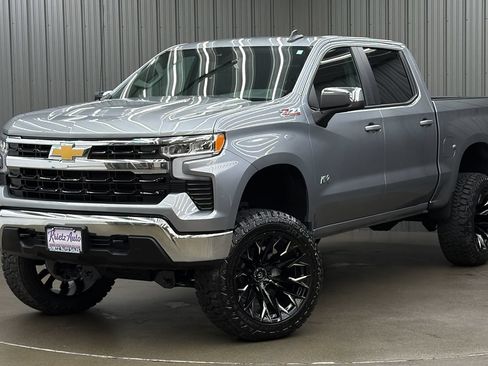 Used 2026 Chevrolet Silverado 1500 LT AWD/4WD image 1