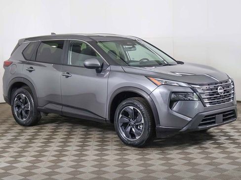 Used 2024 Nissan Rogue SV FWD image 2