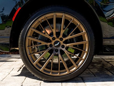 Used 2025 Aston Martin DBX 707 image 19