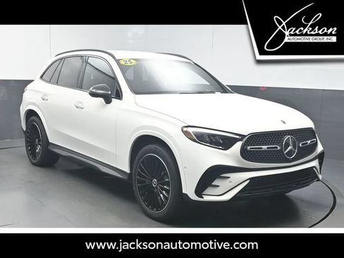 Used 2025 Mercedes-Benz GLC 300 w/ AMG Line image 1