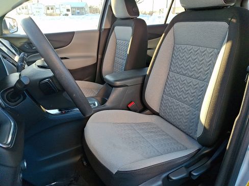 Used 2022 Chevrolet Equinox LS image 12