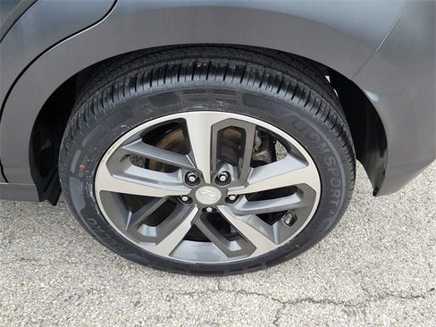 Used 2018 Hyundai Kona Limited image 7