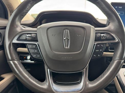 Used 2021 Lincoln Nautilus Reserve w/ Class II Trailer Tow Package AWD/4WD image 9