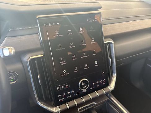 Certified 2024 GMC Acadia Denali AWD/4WD image 13