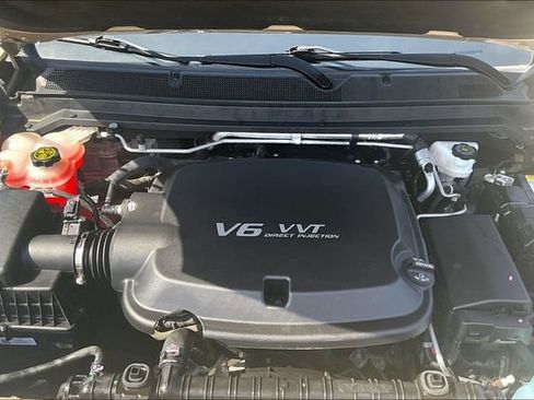 Used 2022 Chevrolet Colorado Z71 AWD/4WD image 9