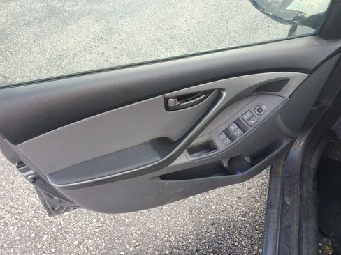 Used 2013 Hyundai Elantra Limited FWD image 14